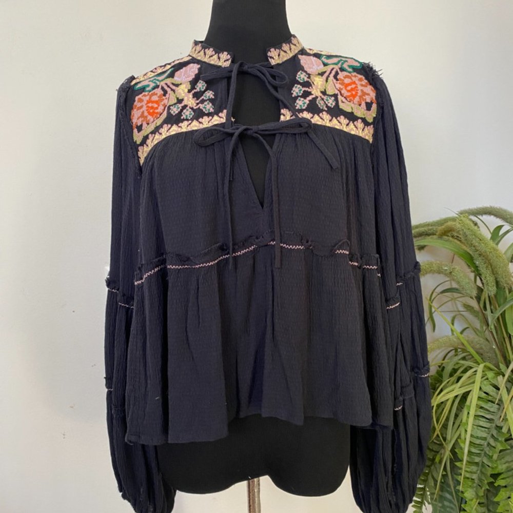 Free People Slouchy oversize Embroidery Long sleeve black Floral Boho Blouse S